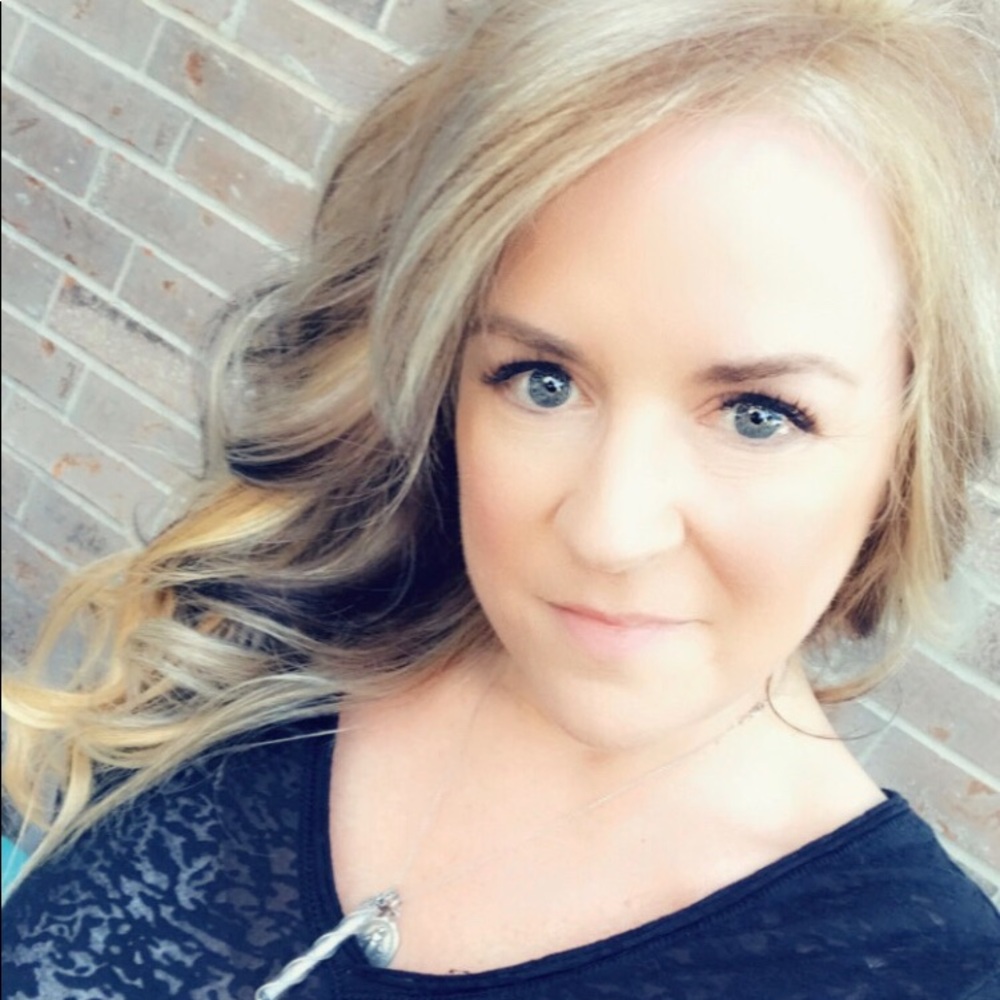 Meet your Posher, Nicole